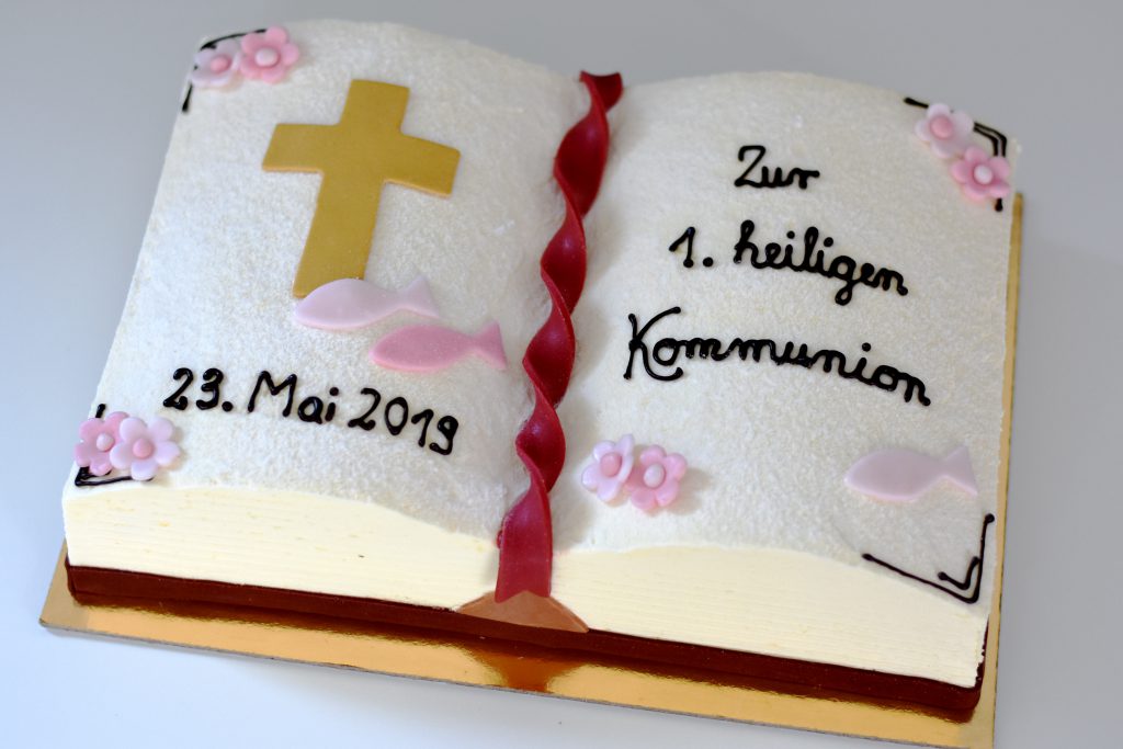 Torte zur Kommunion in Buchform